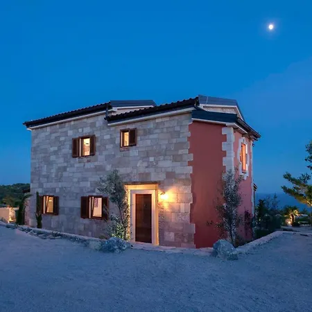 Villa Astounding Hvar 4 Bedrooms Crystal Hvar 1 Mesmerizing Sea Views Private Infinity Pool *